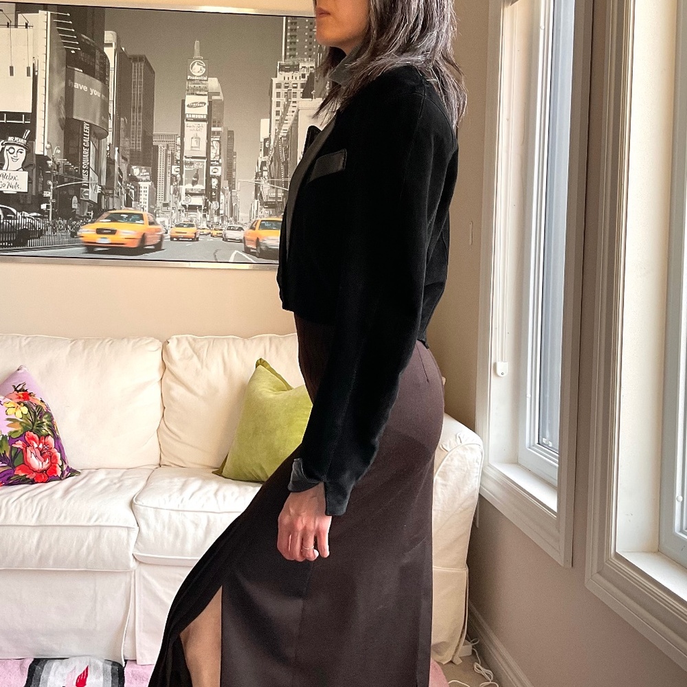 Danier black leather and suede cropped peaked lapel jacket - Picture 4 of 16